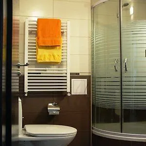 Hotel Vip - Lyuben Karavelov Street 4*